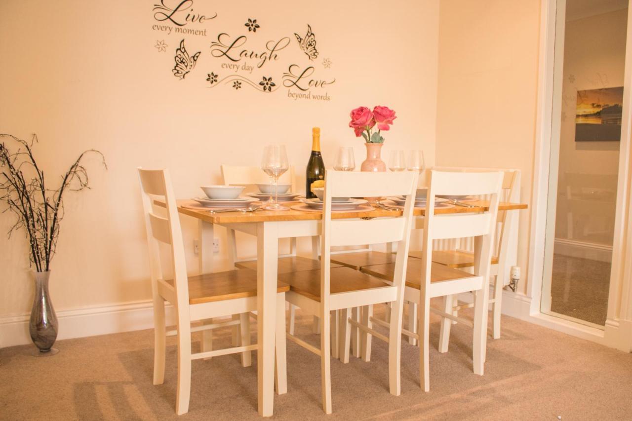 Stunning 3 Double Bedroom Apartment - *Town Centre / Near Beach* Berwick Upon Tweed Buitenkant foto